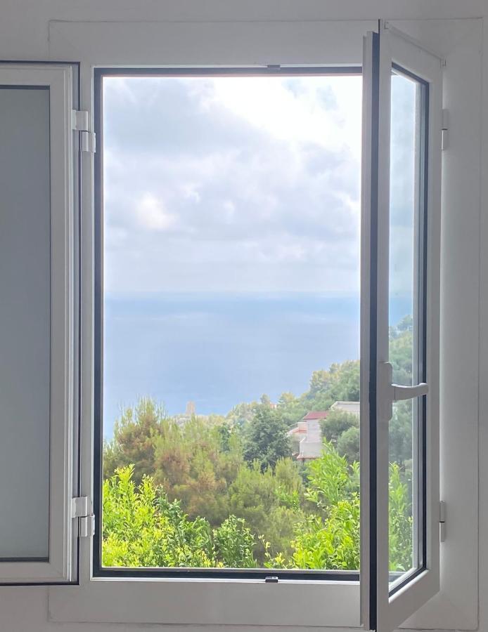 Apartment “da Senso” Relax Nel Vista Mare Finale Ligure